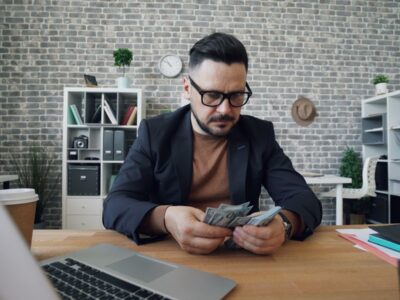 Ganhe dinheiro com Swagbucks realizando várias atividades cotidianas na internet
